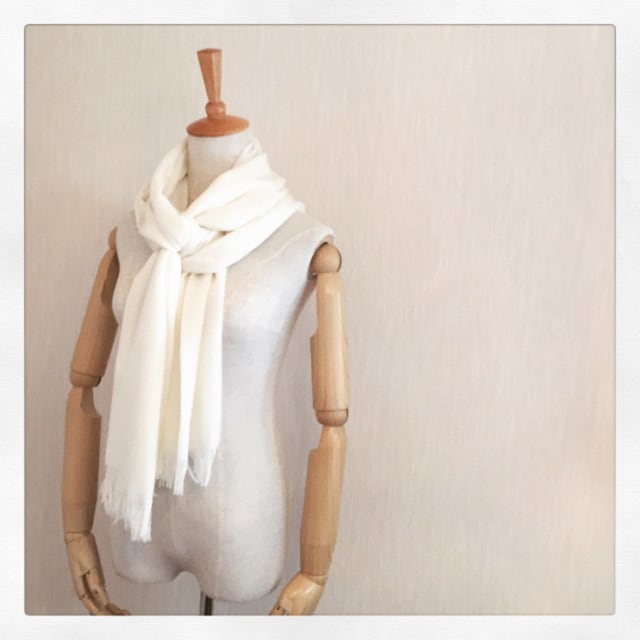カシミヤ100％ 大判ストール（梳毛） ピュアホワイト | クルーズ