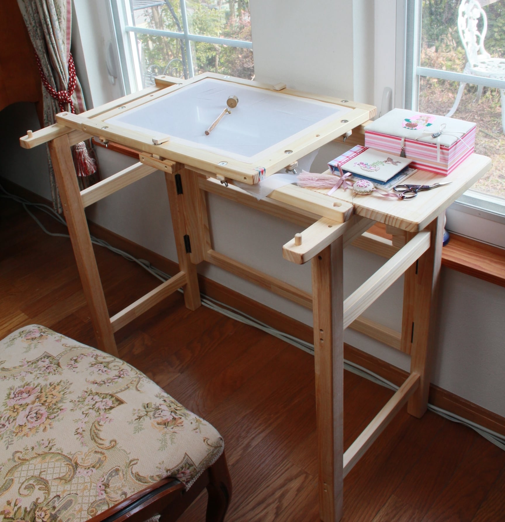 刺繍枠　メティエ（脚付き） 脚付きメティエ（刺繍枠 四角） その他素材 M*Blue 通販