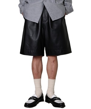 UNIVERSAL PRODUCTS. / 261-60513  LEATHER EASY SHORTS (BLACK)