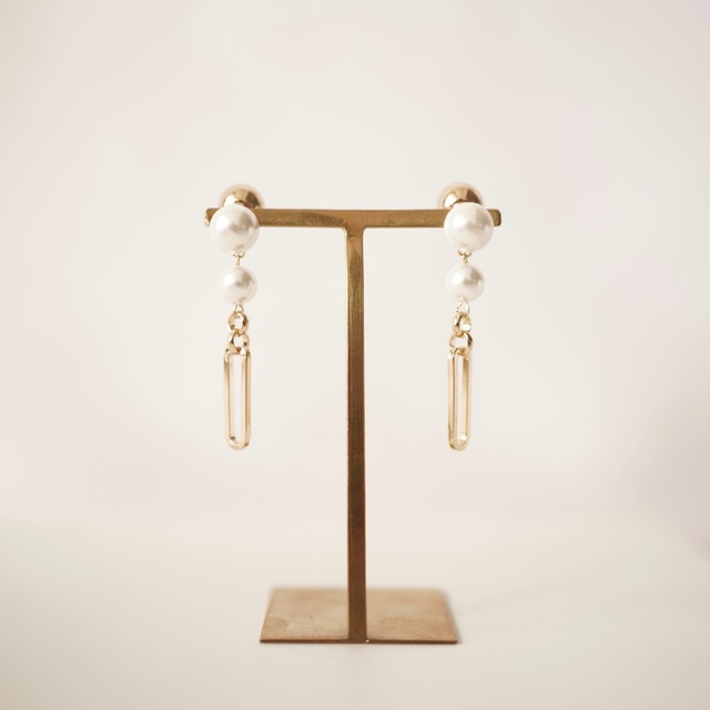 【ハンドメイド　メタルパーツデザインピアス】