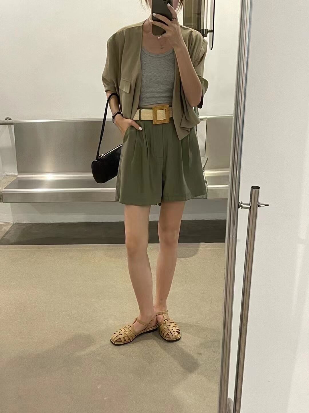 ベルトつき　ショートパンツ　AJ2205-721