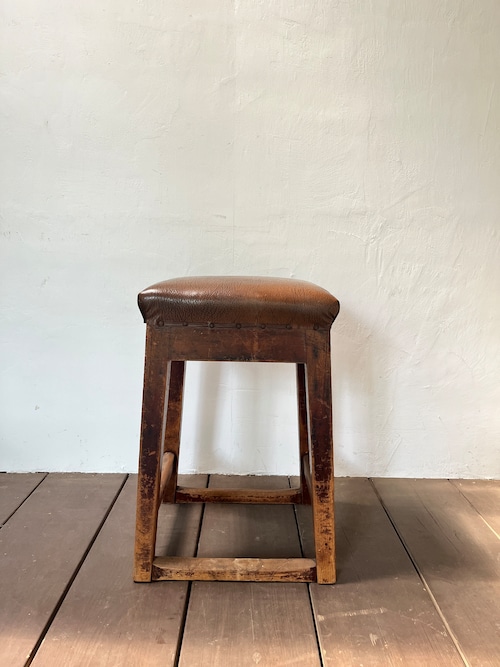 Old stool  /England