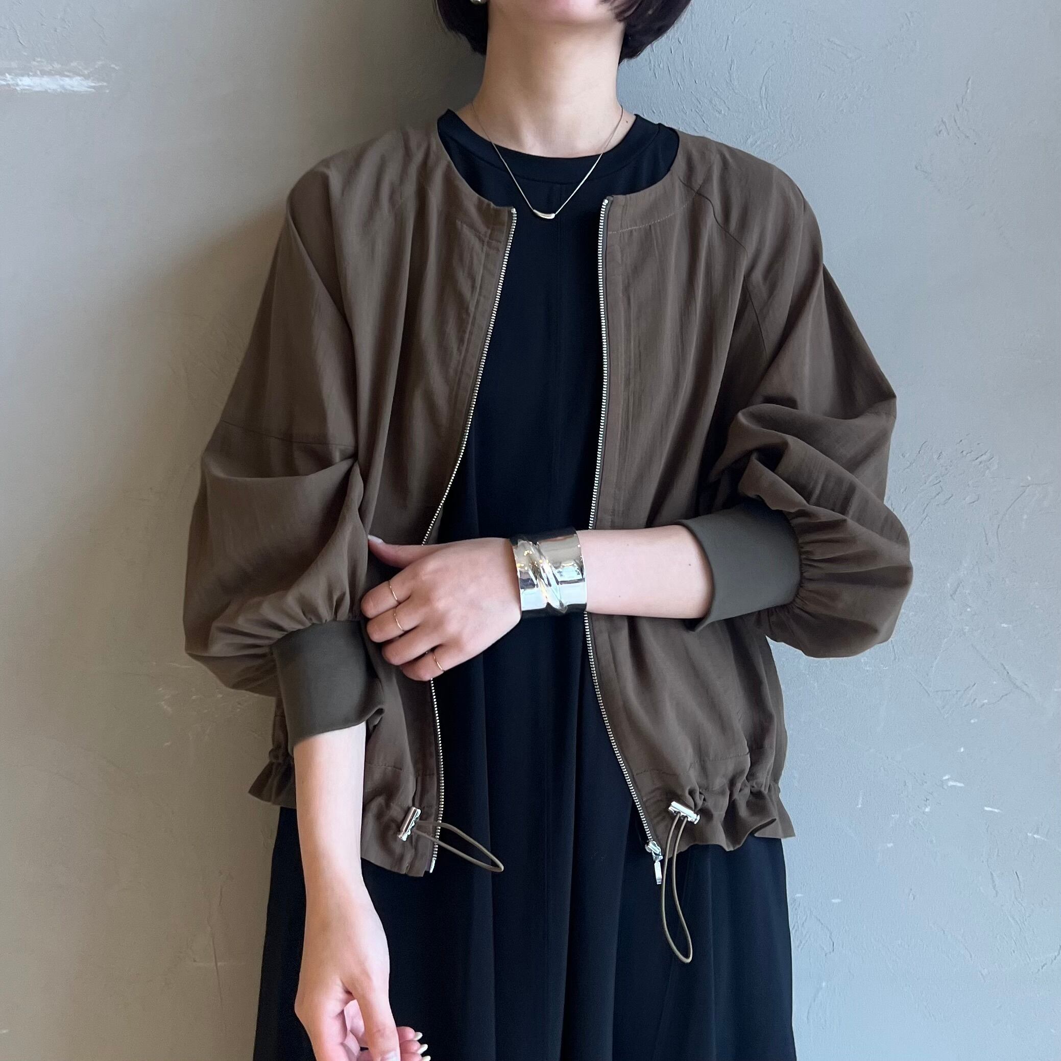 【 NUS 】シアーコットンノーカラーブルゾン