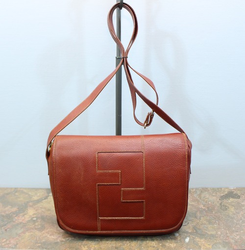 .FENDI LOGO DESIGN LEATHER SHOULDER BAG MADE IN ITALY/フェンディロゴデザインレザーショルダーバッグ 2000000030548