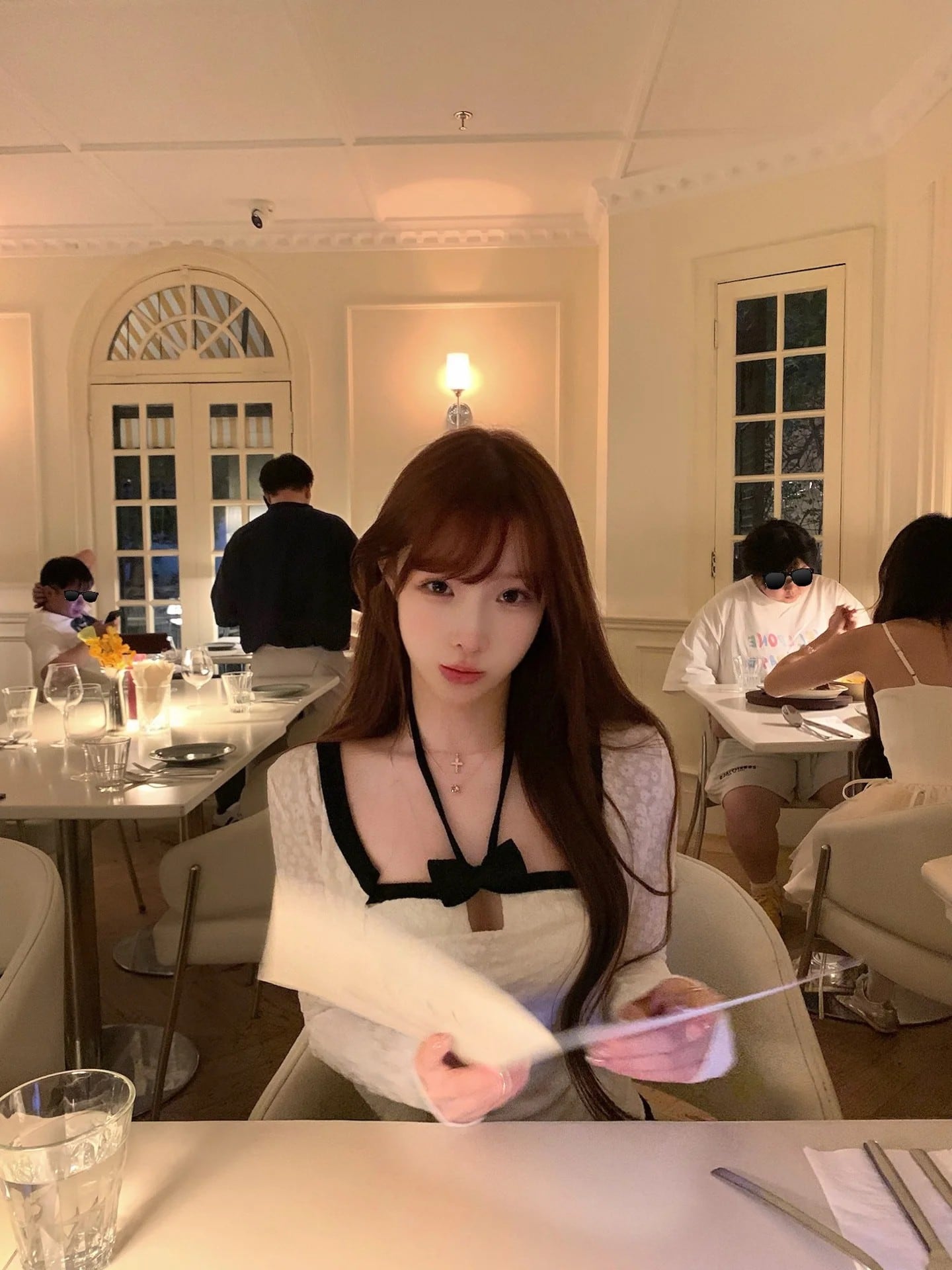 カラーブロック蝶結びホルターベスト女性初秋純粋な欲望スリムフィット美しいショートトップインナーウェアカジュアル衣装