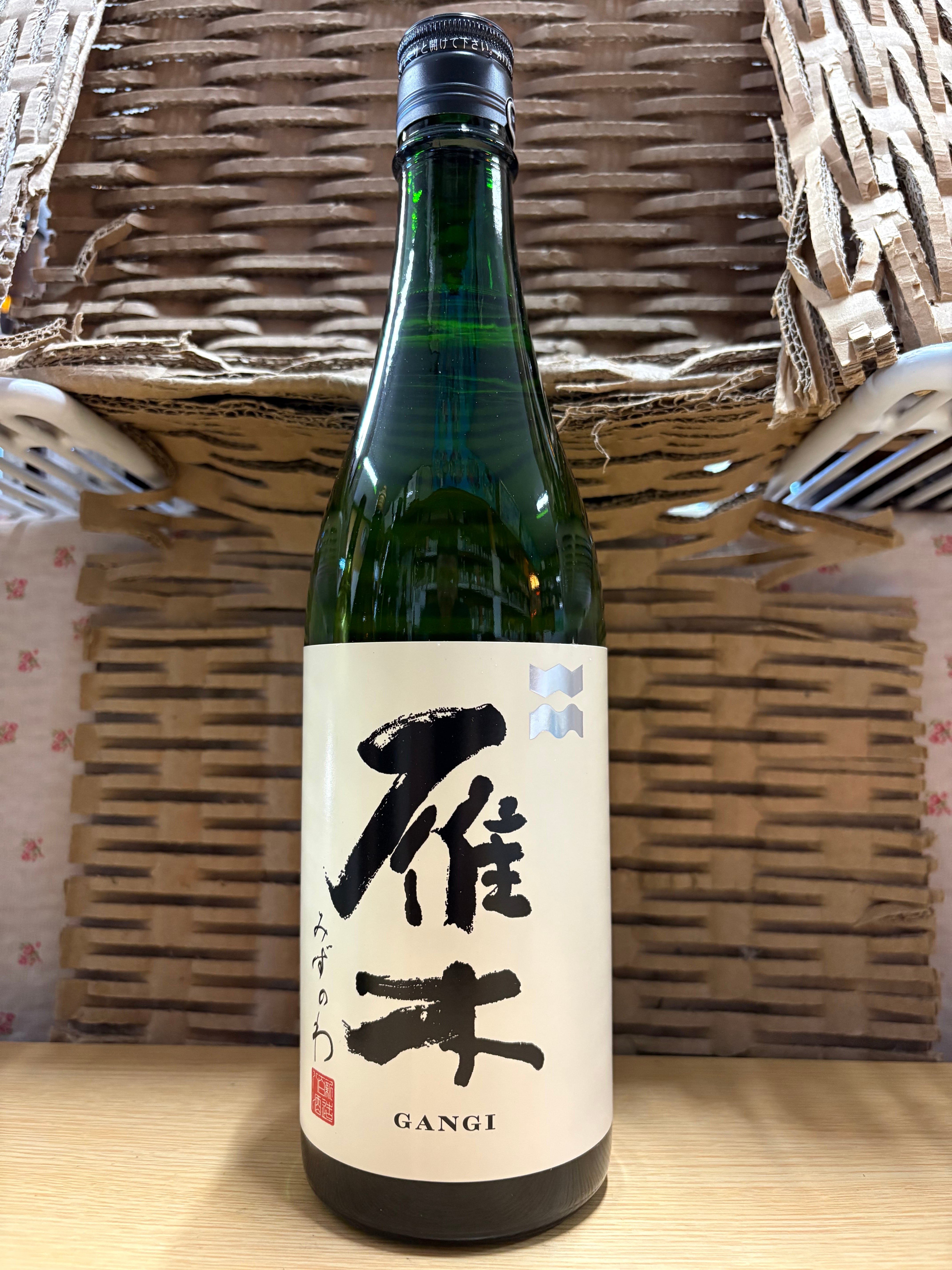 ベンロマック カスクストレングス 2010 バッチ1 58.5% 700ml