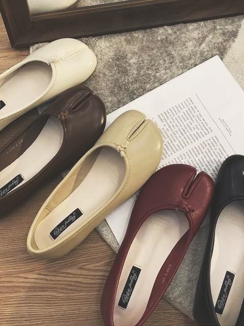 足袋フラットシューズ ぺたんこパンプス 個性的 カジュアル 通勤通学 デート 大きいサイズ 韓国 CH3754