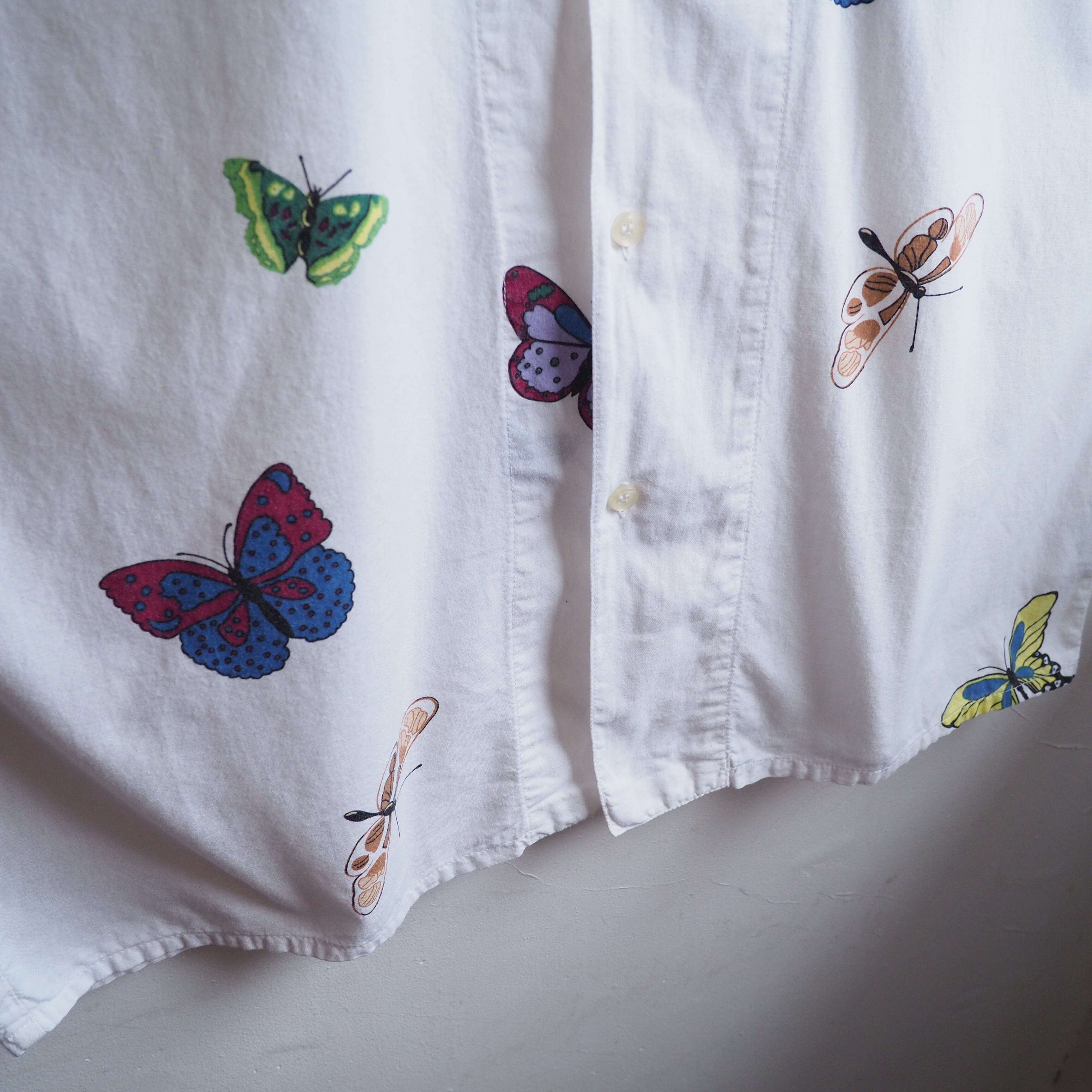 1990s ” Georges Marciano for GUESS ” Butterfly printed cotton SS shirt (made in Usa)