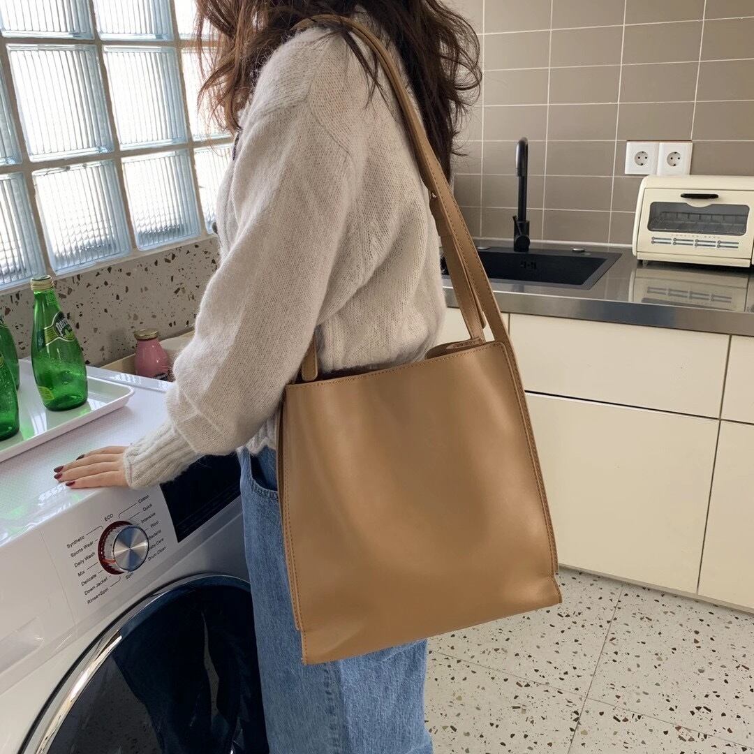 シンプルトートバッグ