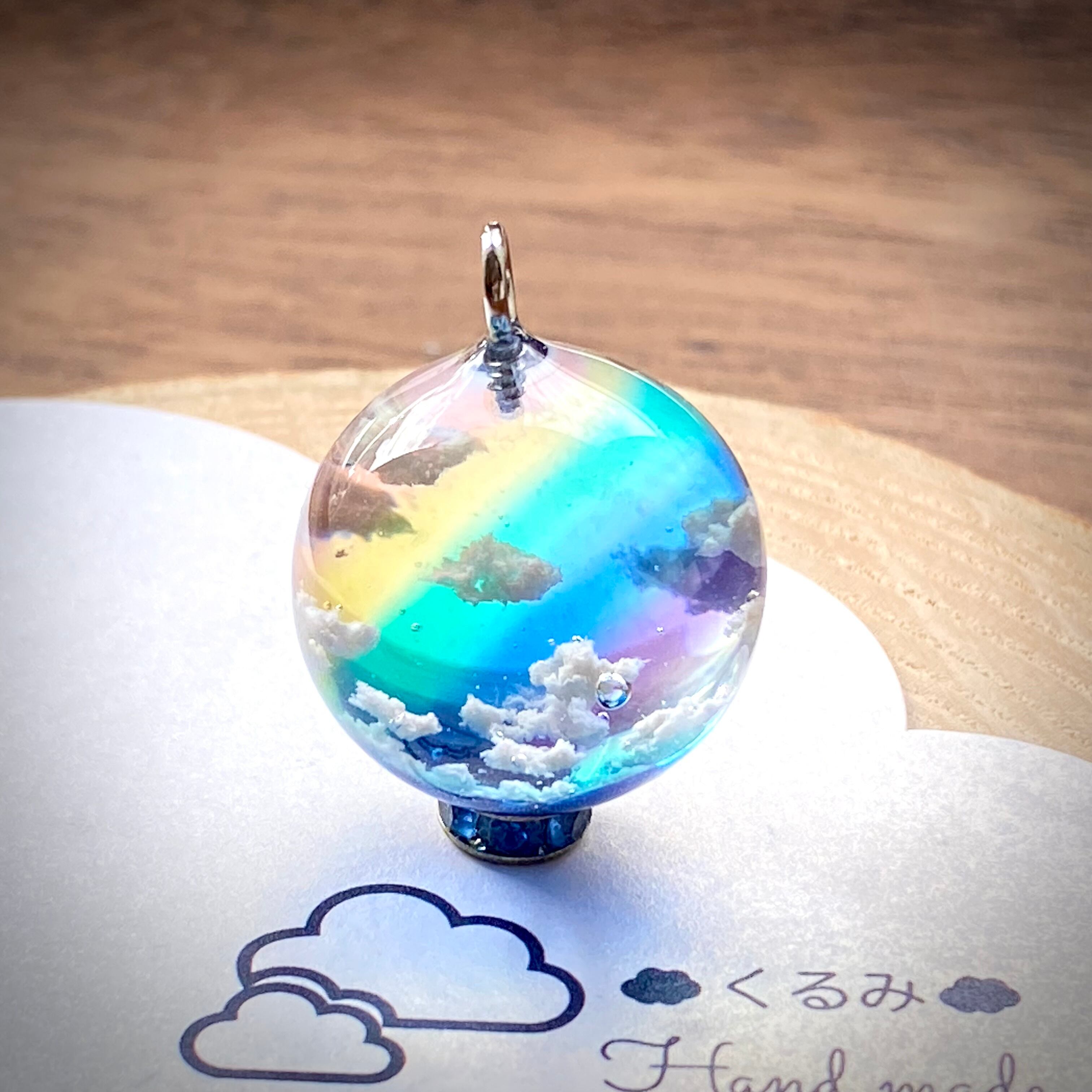空&雲ペンダント まん丸 青空にかかる虹 20mm