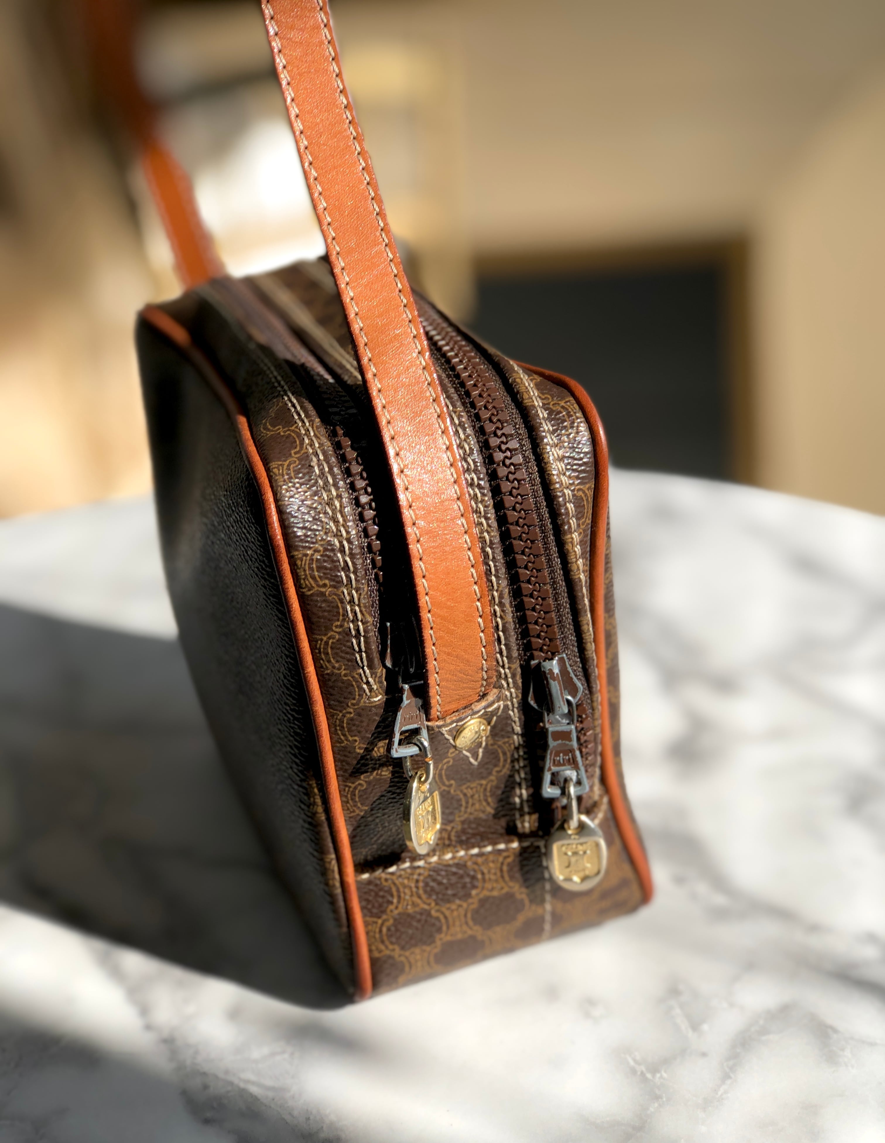 CELINE セリーヌ マカダム ブラゾン型押し ポシェット ミニ CELINE セリーヌ マカダム ブラゾン型押し ポシェット ミニ