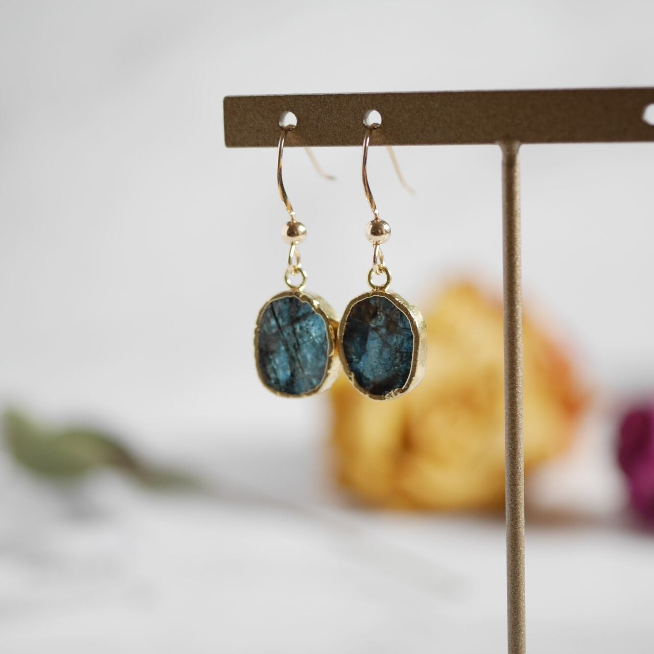 【芸術の秋の推し石「カイヤナイト」SALE】カイヤナイト オーバル ピアス No.3