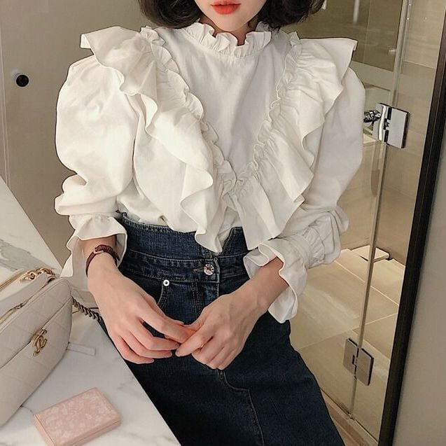 V-line frilled blouse