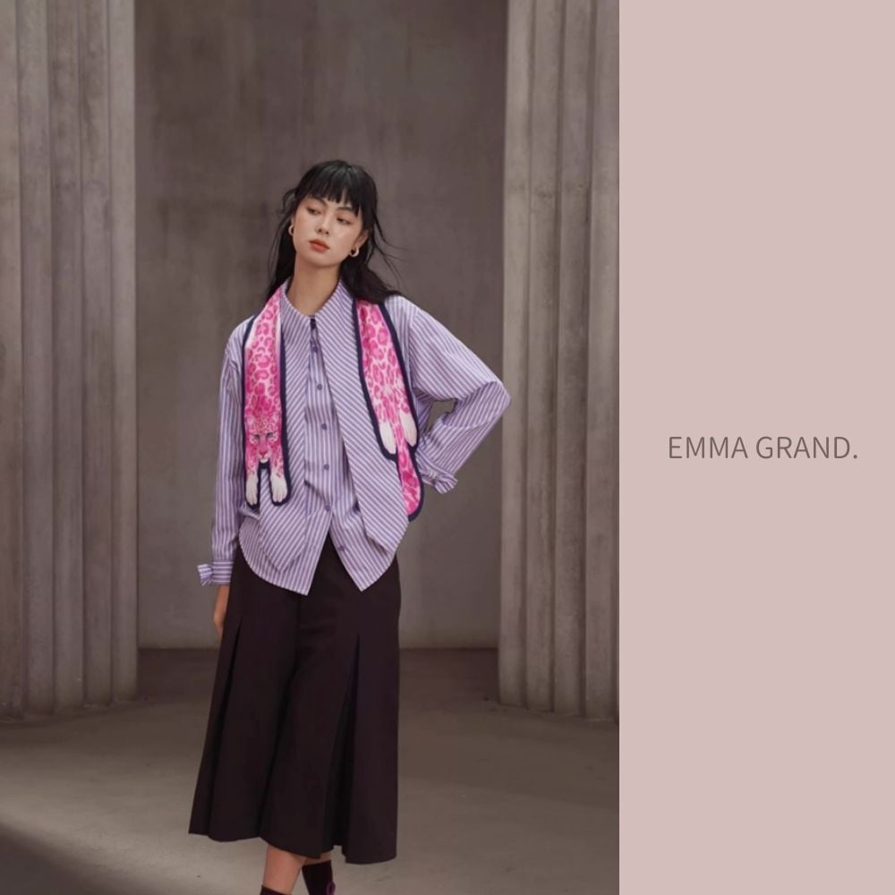 桃豹が首元に眠る夜のストールタイ E00626 | EMMA GRAND