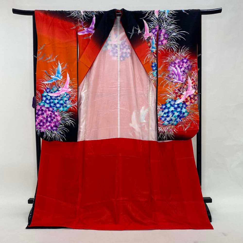 本振袖 引き振袖 正絹 赤色 オレンジ 黒 鶴 紫陽花 古典 刺繍 結婚式