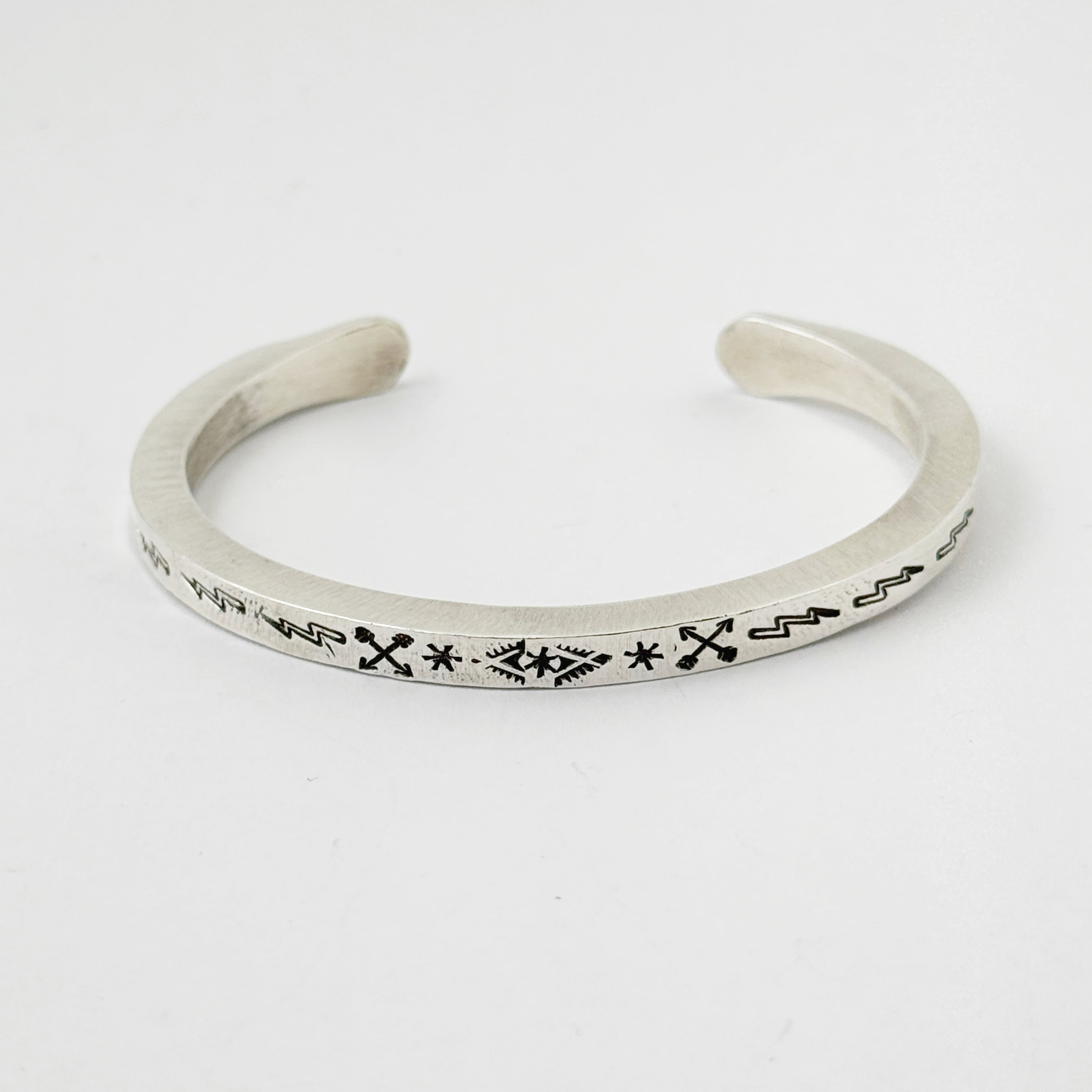 Indian Jewelry 》一点物 サンダー アロー スタンプワーク バングル