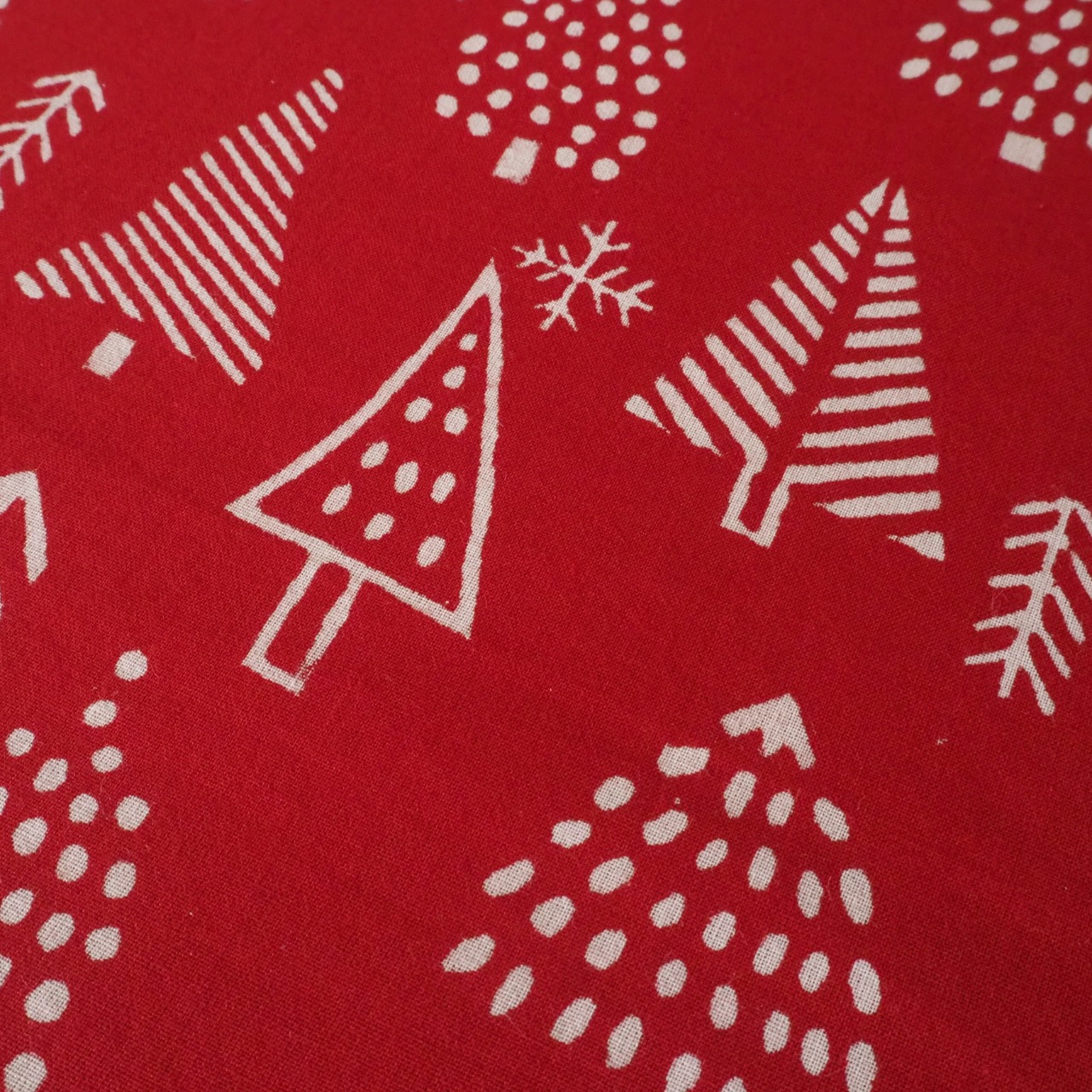 ブロックプリント生地【50cm単位】インド綿  Winter(X'masツリー) 赤 #44610-RD1