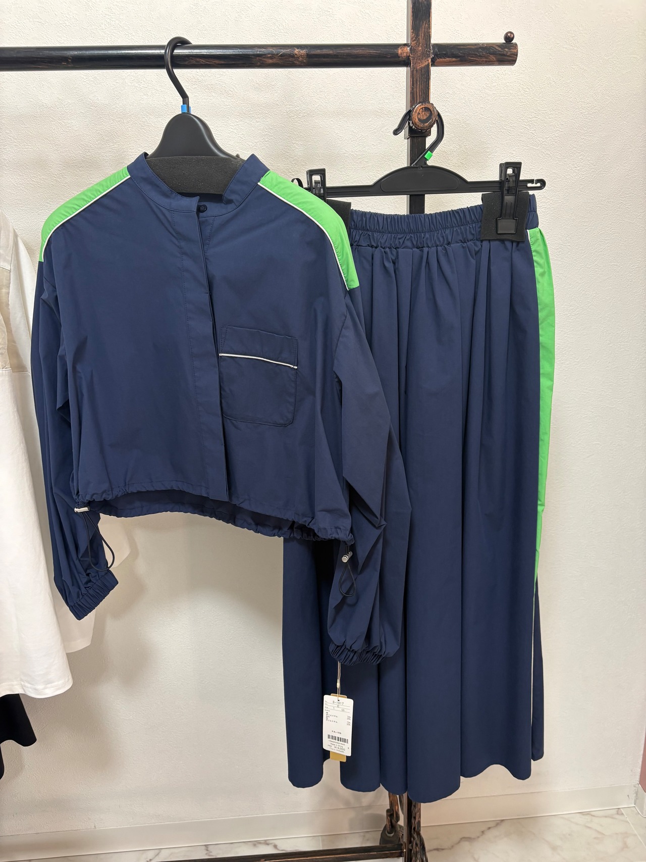 ナイロンブルゾン　スカート　セットアップ　1017 1018