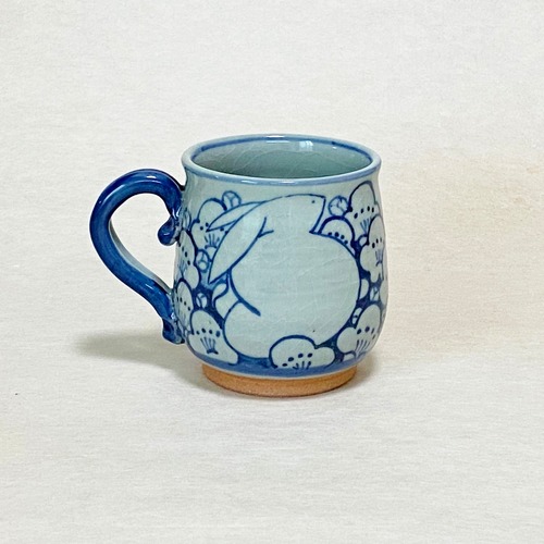 ＜赫三郎窯＞染付 梅うさぎ マグカップ