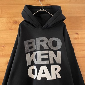 【GILDAN】ビッグロゴ プリント BROKEN OAR スウェット パーカー プルオーバー フーディー L US古着