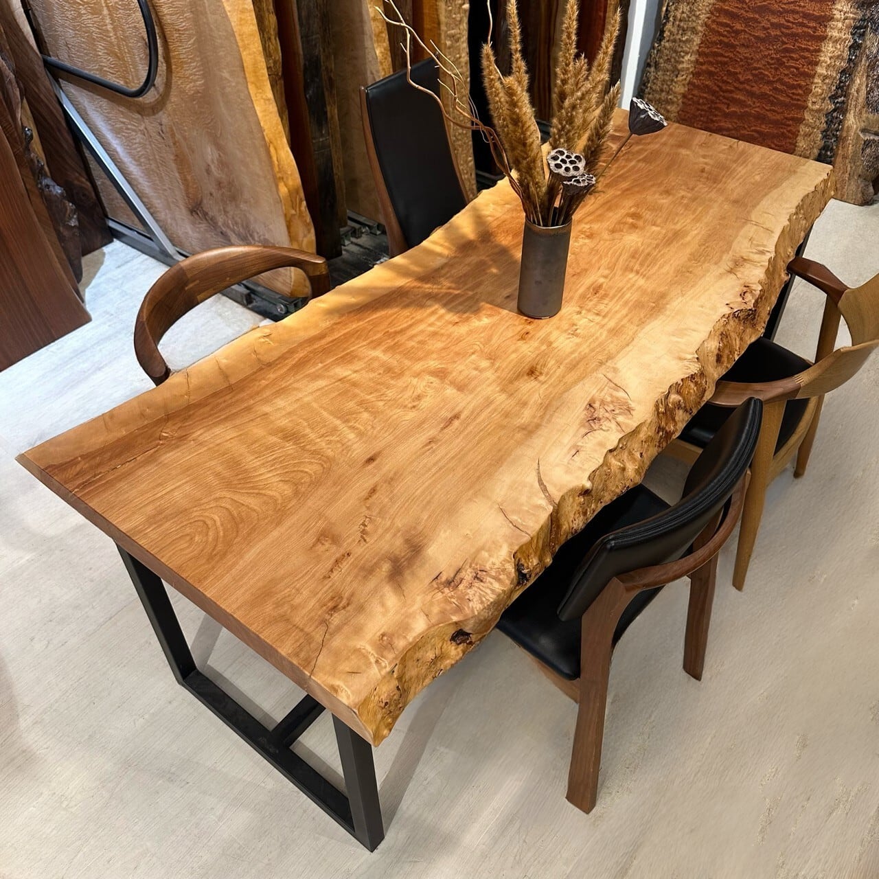 一枚板 ＊ 店舗／樹種で探す | 千年家具 - 一枚板 テーブル専門店