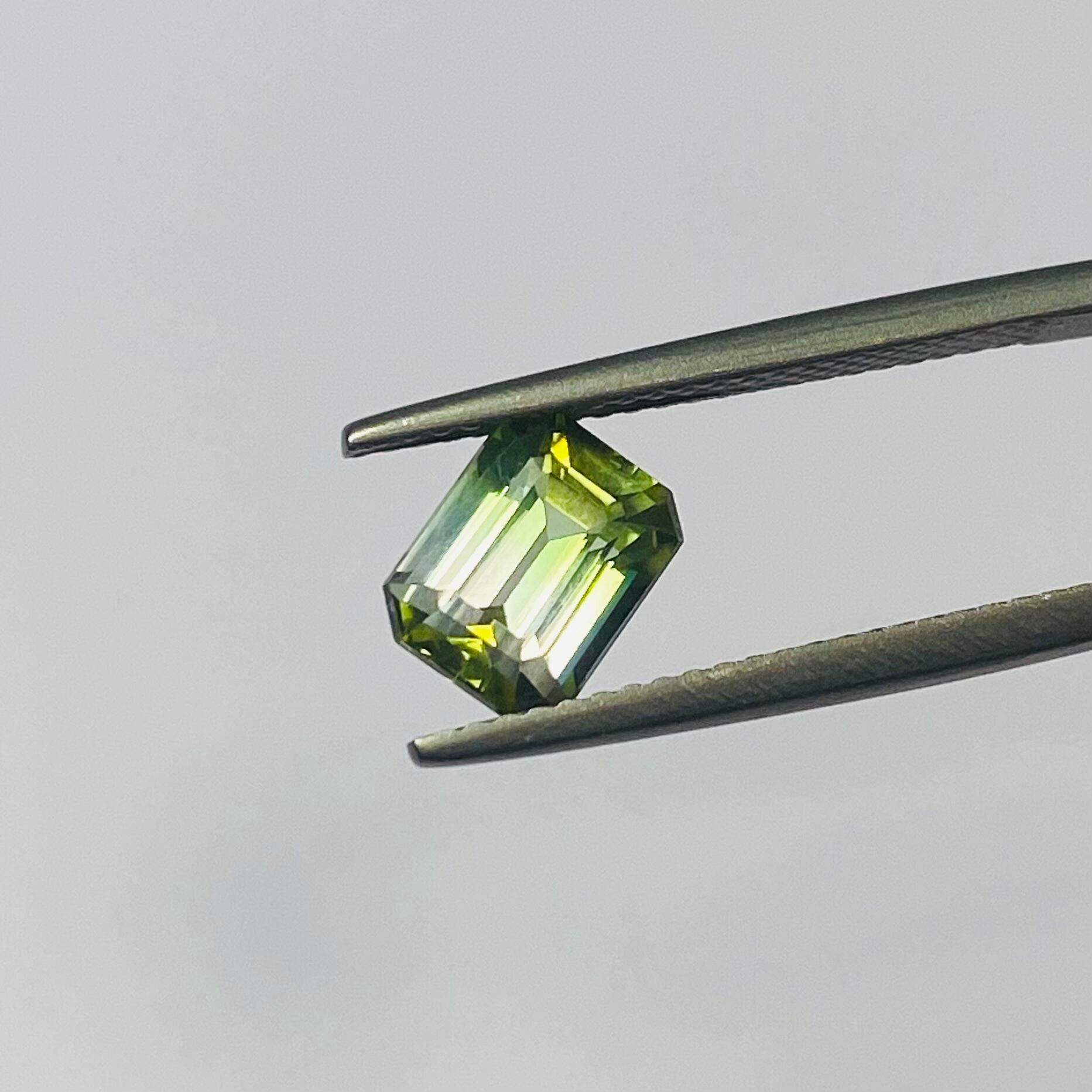 大人グリーンなバイカラートルマリン