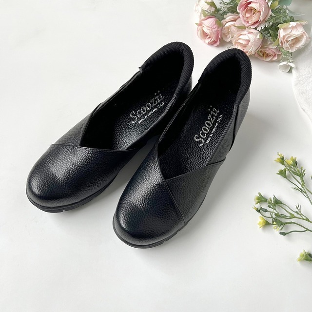 スッと履ける｜脱ぎ履きラクな軽量パンプス｜ゆったり幅で快適　1946