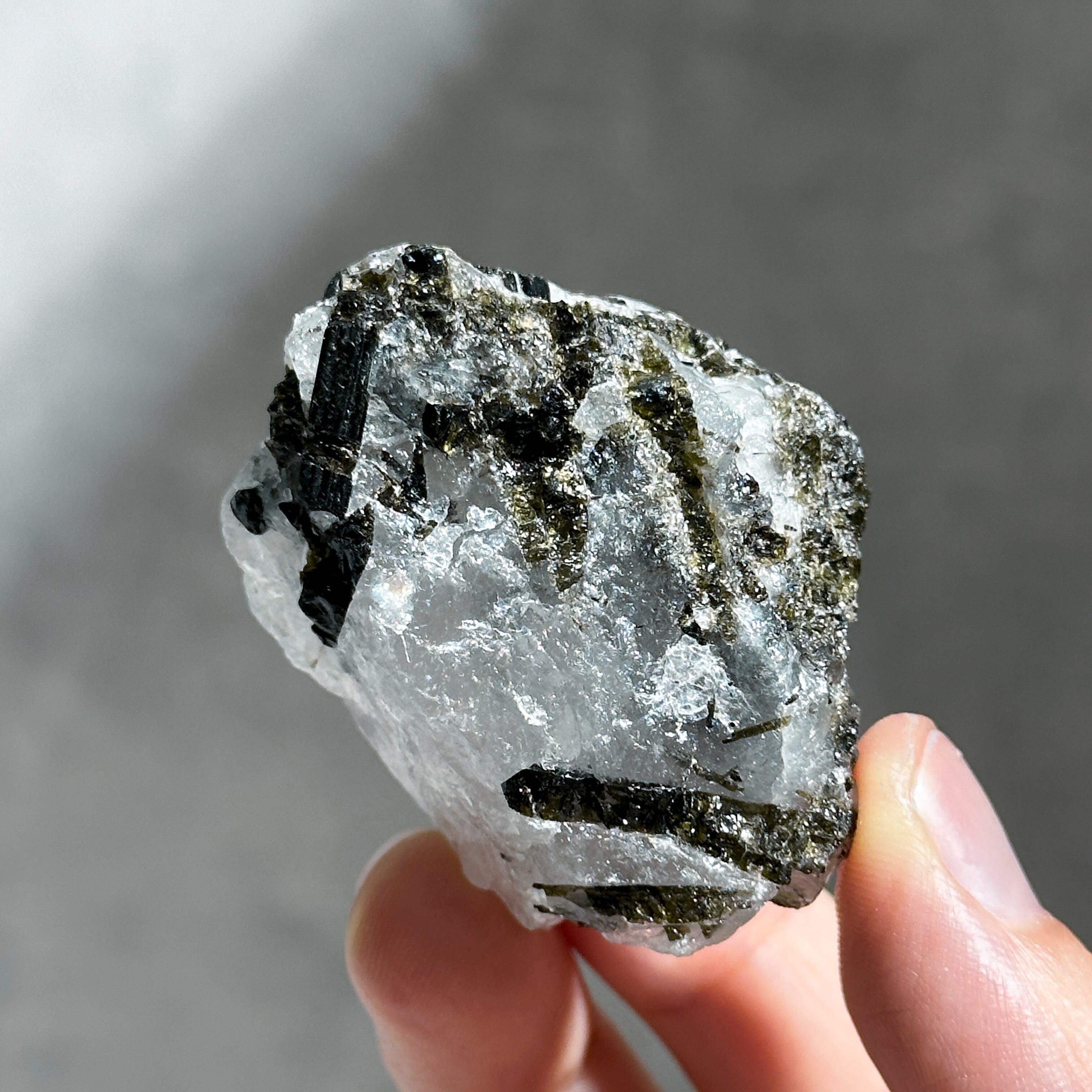 ミナスジェライス産グリーントルマリン 原石 24◇ Green Tourmaline