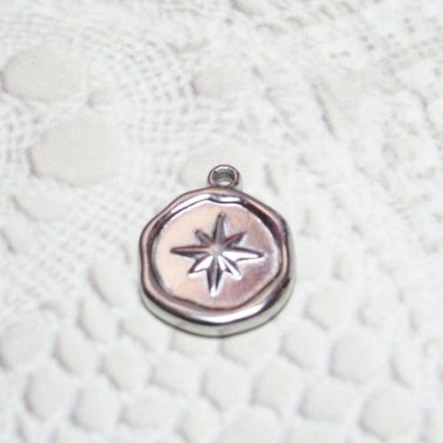 ステンレススチール  スターレリーフ ペンダント シルバー