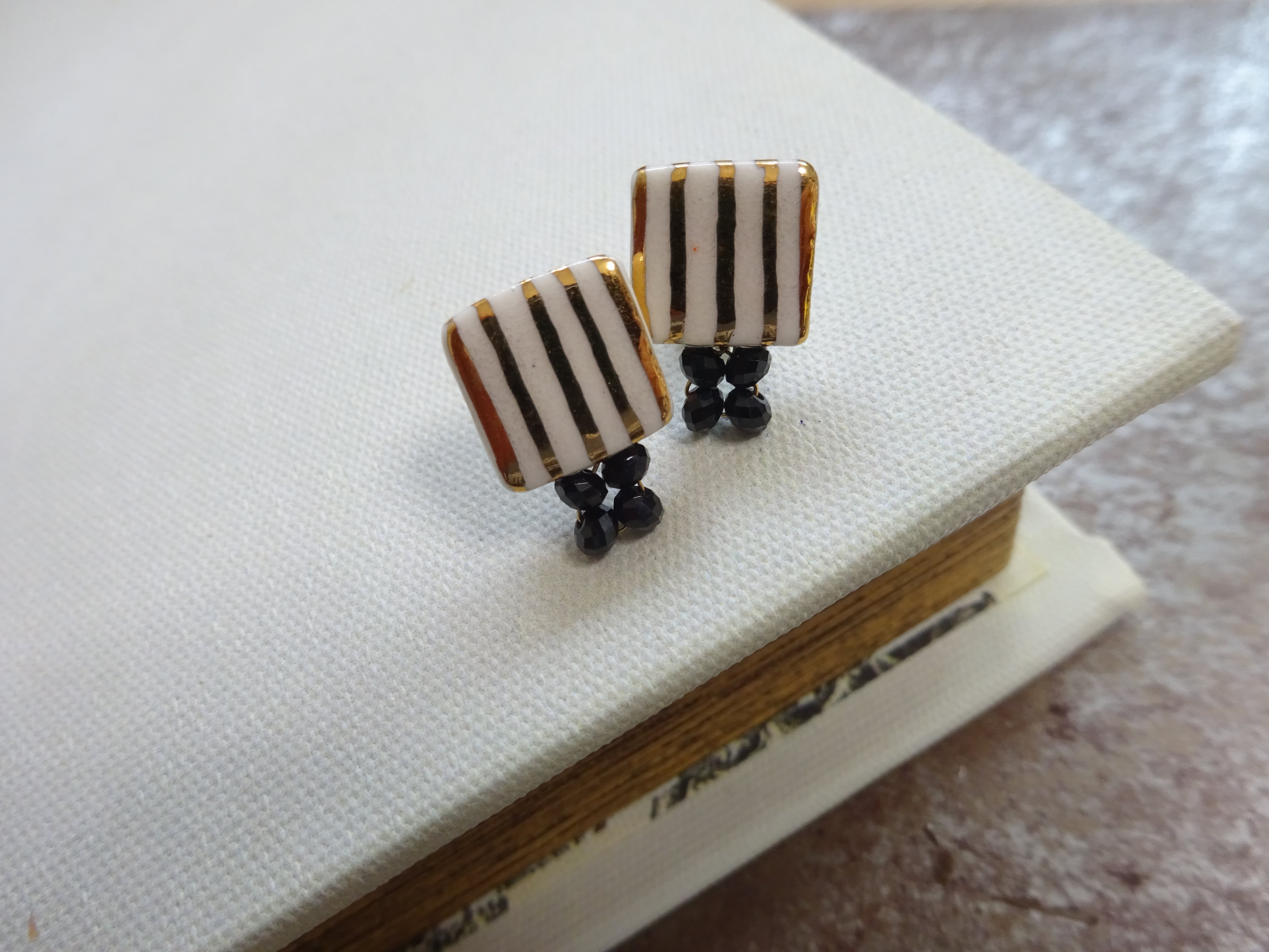 金彩stripeの淡水パール ピアス/イヤリング( spinel) | irodori powered by BASE