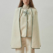 白羽に緑が結ぶ影音：トンボケープコート《XU0288》