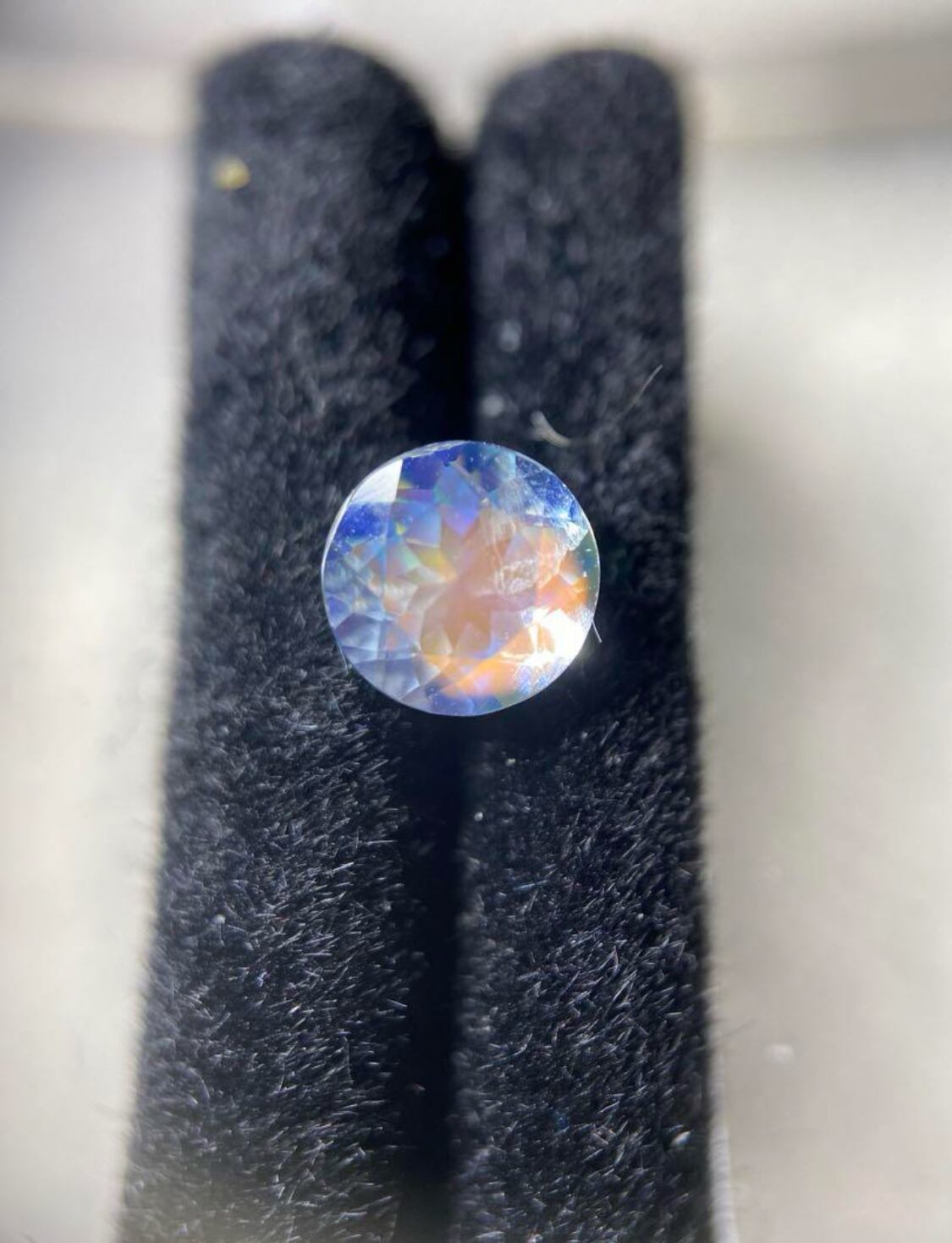 レインボームーンストーン0.735ct 宝石ルース レインボームーンストーン0.735ct 宝石ルース