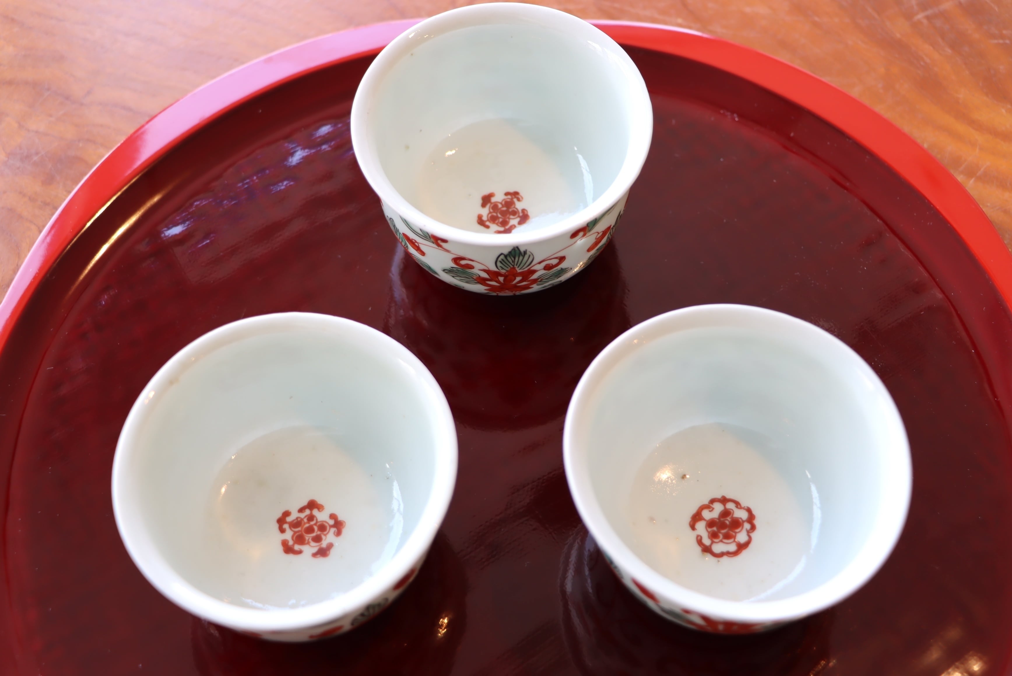 伊万里焼 色絵 花唐草文 湯呑 向付 ラスト1/Imari cup | (有)新原美術