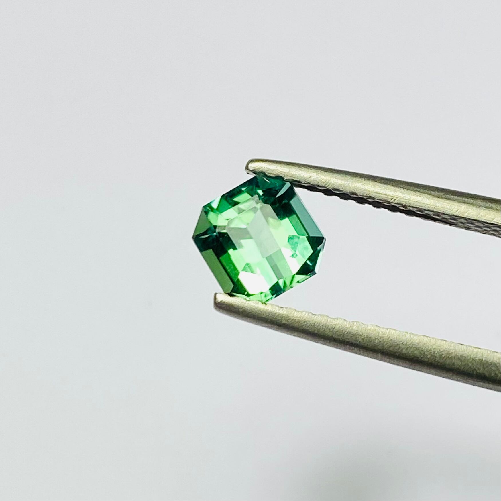 魅惑的なグリーントルマリン