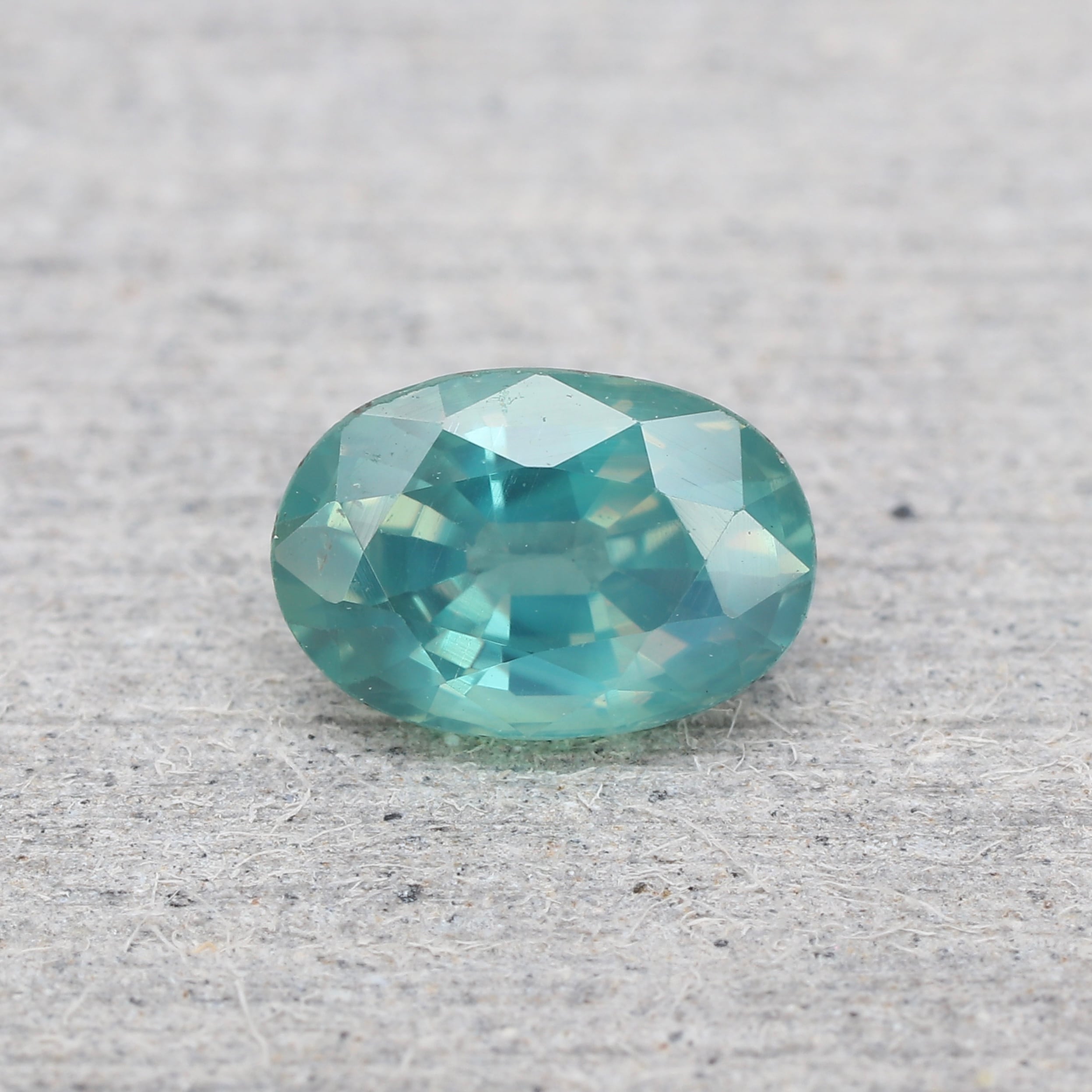 デマントイドガーネット 0.54ct ラウンド 日独産地同定 | 色石堂