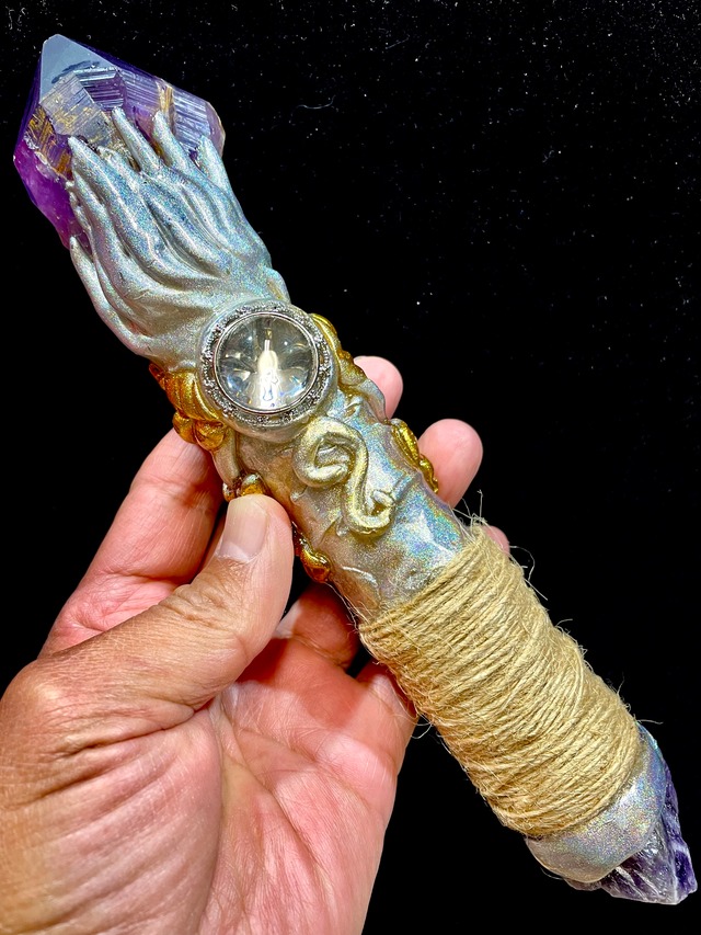 26) エネルギーを高める超アイテム！「アート・クリスタルワンド」プロフェッショナル・ハンドメイド(台座付)