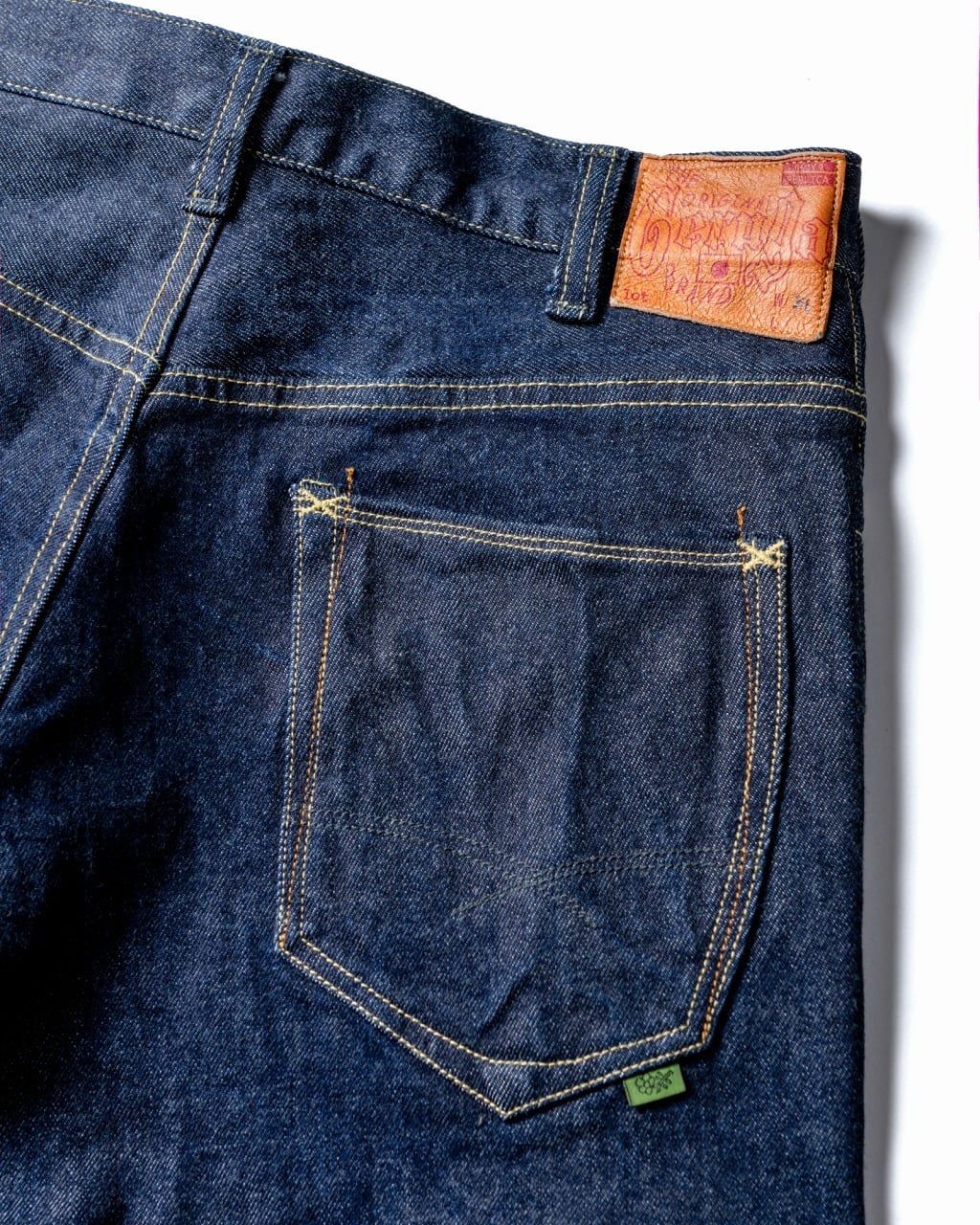 GERUGA : TIGHT STRAIGHT STRETCH DENIM PANTS | Gusset