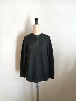 【KEIICHILO】地球にやさしい♡ワッフル編ヘンリーネックプルオーバー　ダークグレー