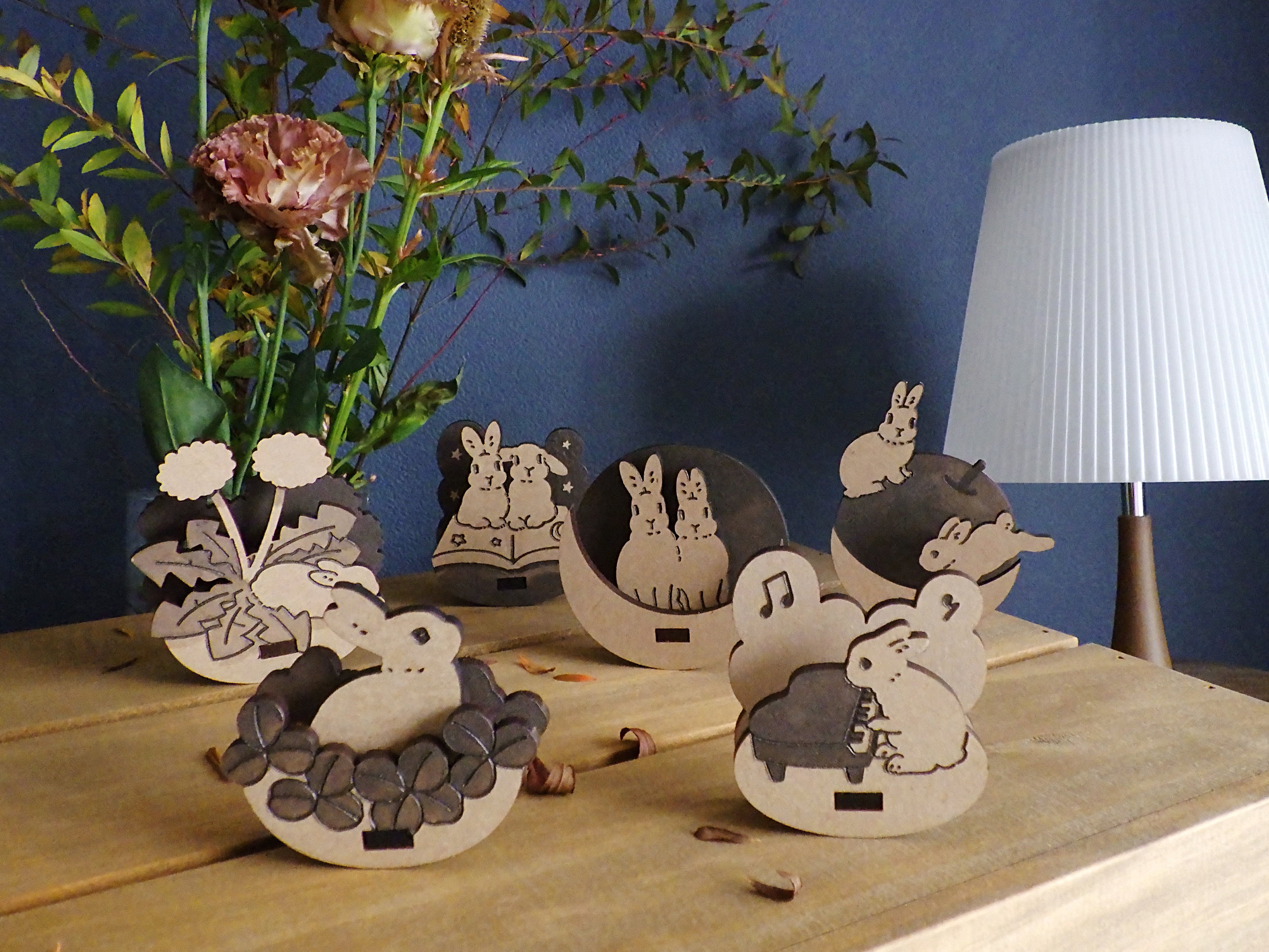 ゆらゆら動くうさぎの置物_しなこさんコラボ