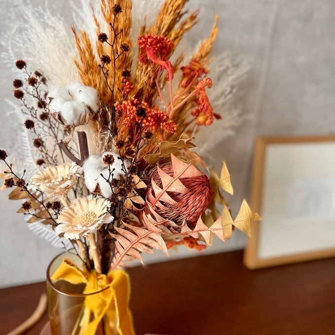 鮮やかな橙色のロングスワッグ（ブーケ） L L | florist Topazos kunitachi