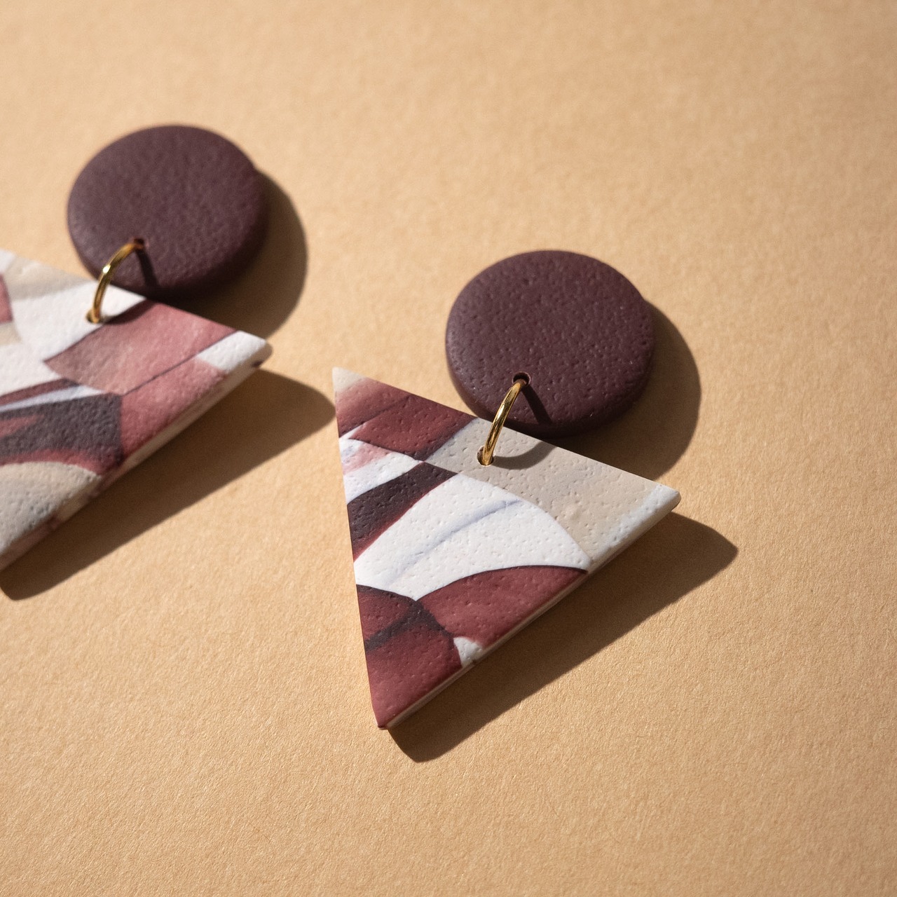 Matte : Bordeaux Triangle