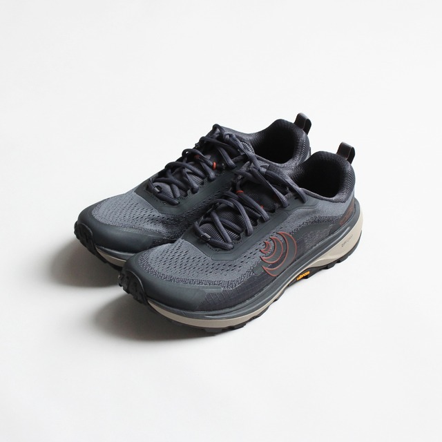 Topo Athletic（トポ アスレチック） TERRAVENTURE 5（テラベンチャー 5）Grey / Clay メンズ トレイルランニングシューズ