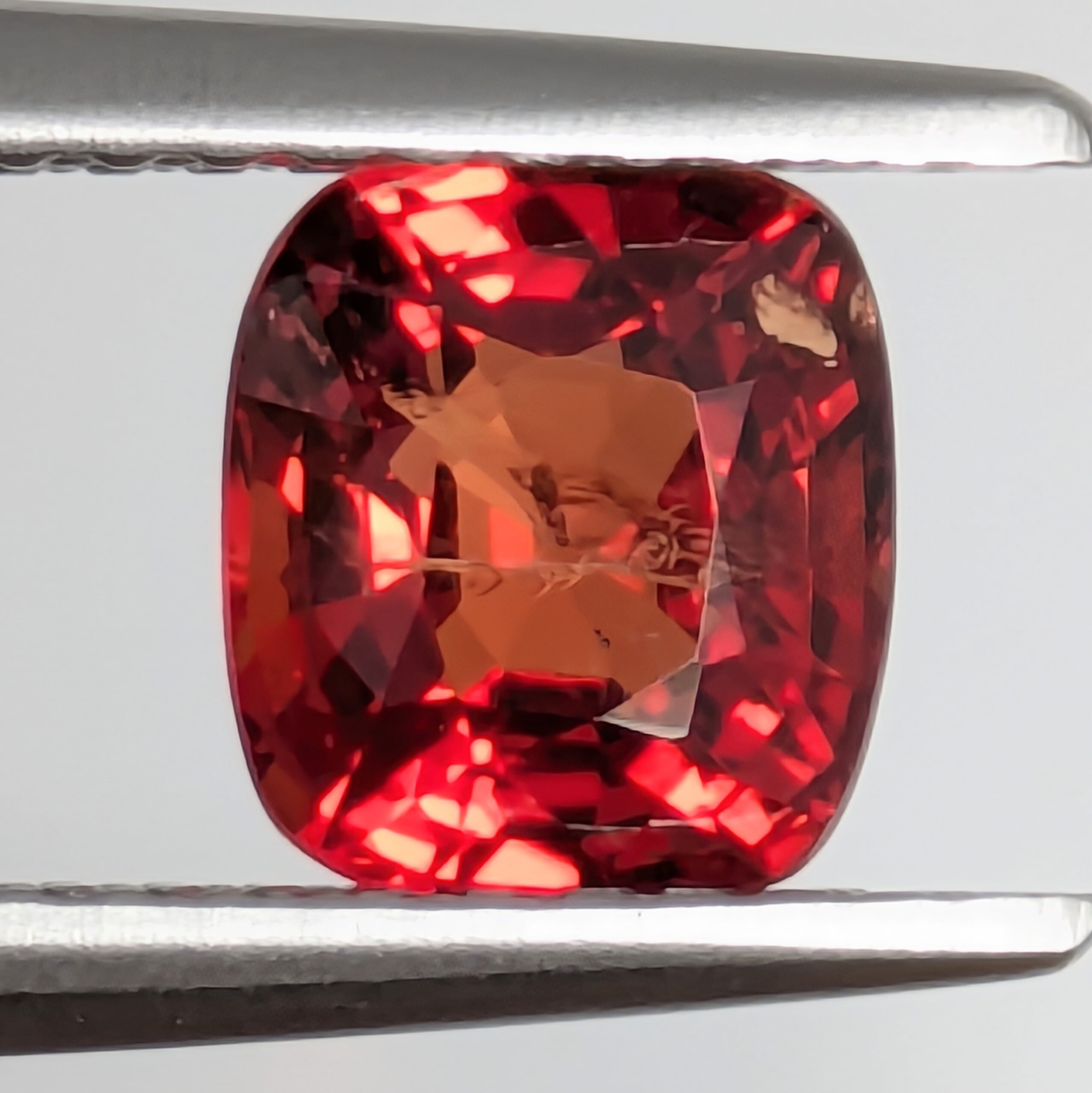 スピネル ルース ミャンマー・モゴック産【1.14ct】PRO209321 | Gem's