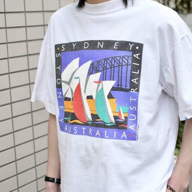 90's Sydney souvenir art print tee