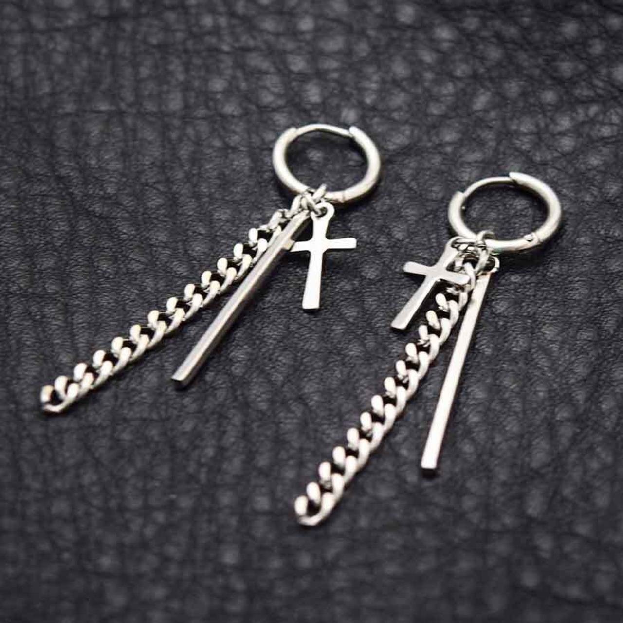 コンプリケイトフープピアス