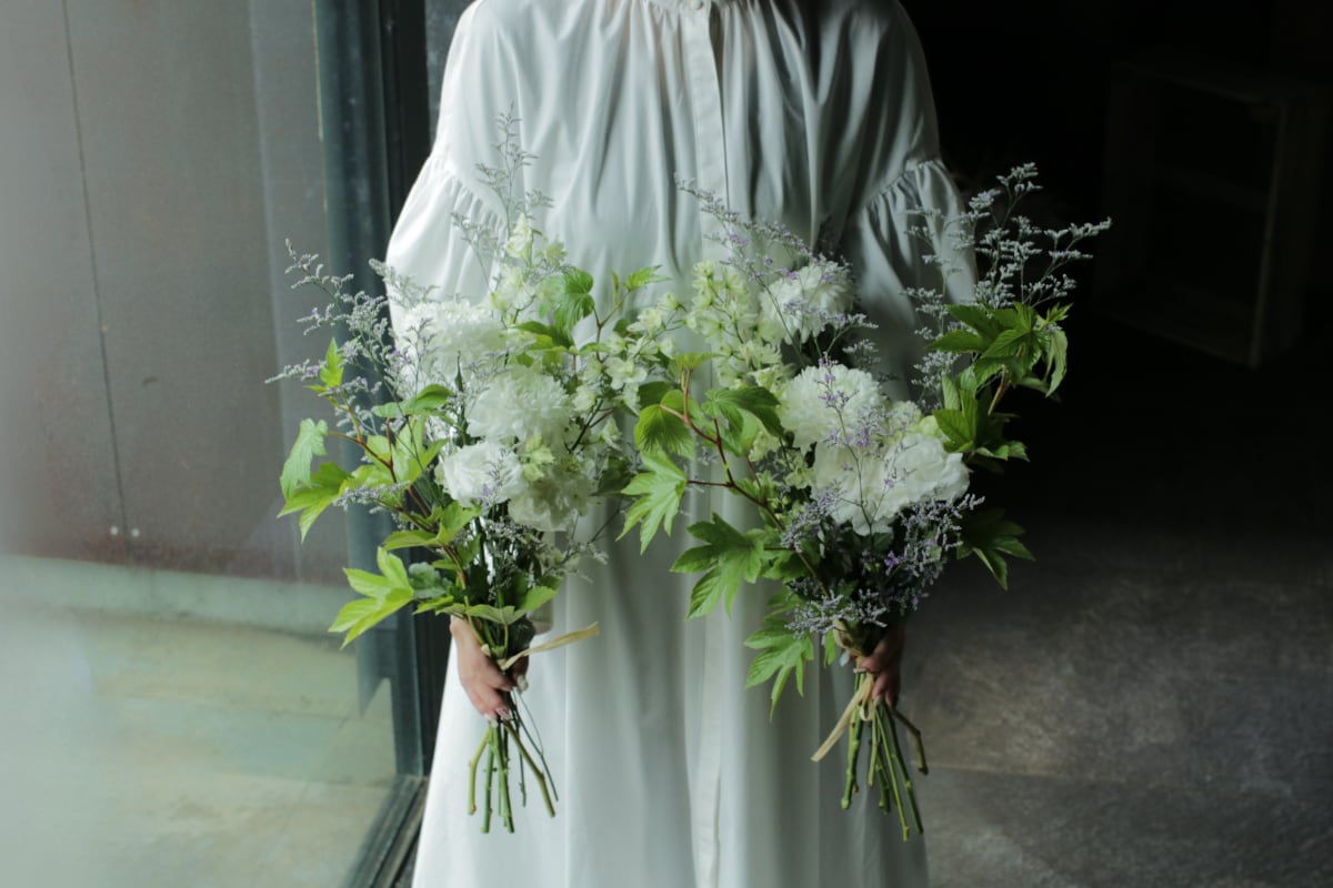【お盆・初盆・お墓参りに】季節の仏花 1対(2束セット)|S【札幌市内限定】
