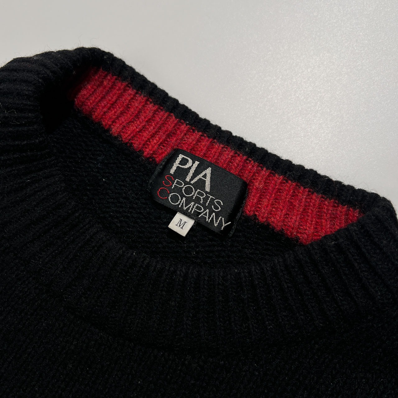 PIA SPORTS ピアスポーツ COMPANY ワッペン ロゴ刺繍 ウール ニット セーター サイズ M /ブラック系 紳士 カジュアル レトロ