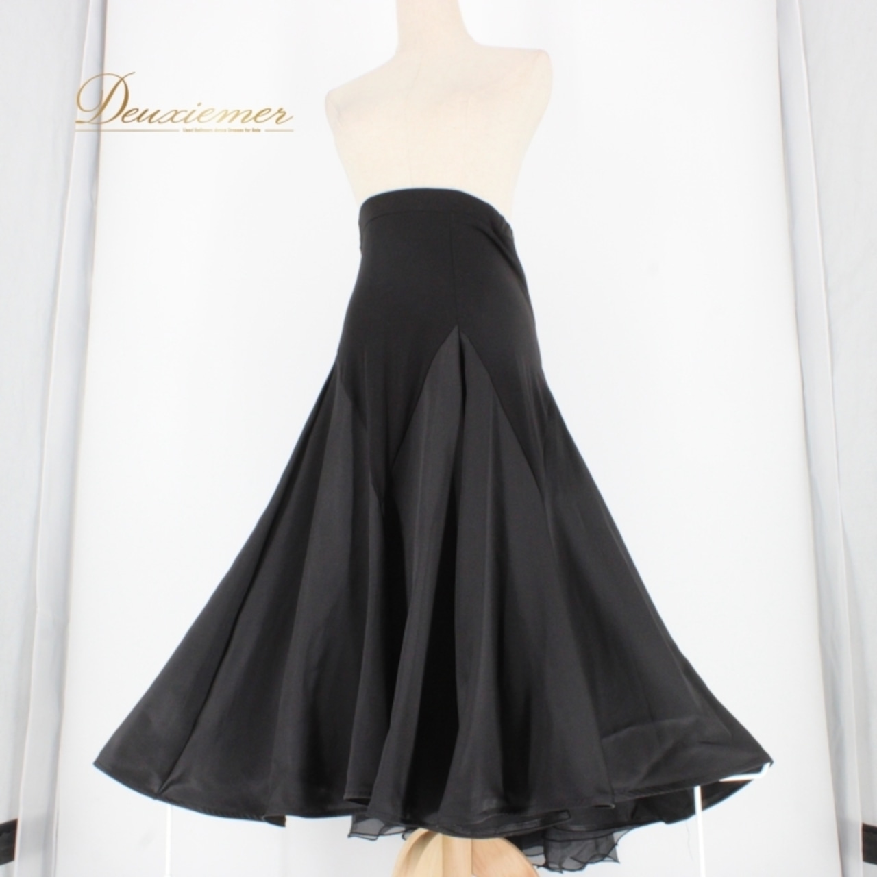 社交ダンス 衣装 スタンダード スカート レッスンウェア レディース 無地 ICHIOKU イチオク ブラック系 練習着 シンプル 光沢感 上品 社交ダンス スカート ブラック ウエストゴム 伸縮性 シンプルデザイン 二重スカート アーバンブラック 毎日着用 コーディネート 無地 練習用 トレーニング シルエット レディースファッション 92cm丈