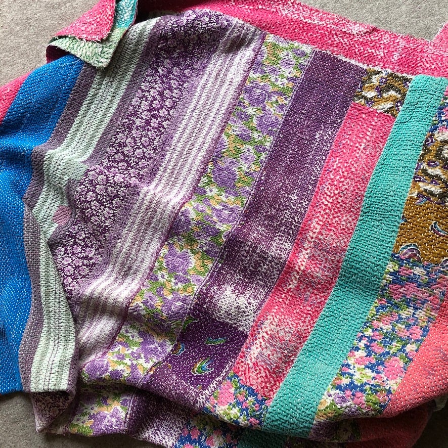 Vintage patchwork kantha quilt pink trim ヴィンテージパッチワーク