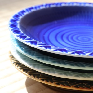 波佐見焼 一真窯 15cmウェーブ皿｜シンプルでかわいい中皿・ギフトにも最適